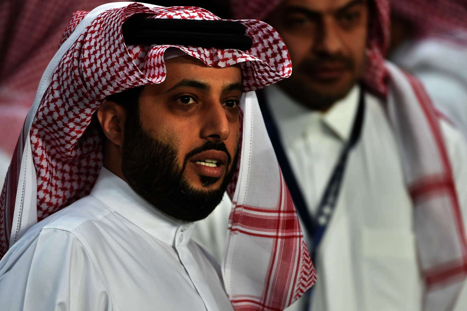 عمرو أديب يتحدث عن طبيعة العلاقة "القديمة" بين تركي آل الشيخ وناصر الخليفي: اتفقا على "أضخم مباراة في التاريخ"