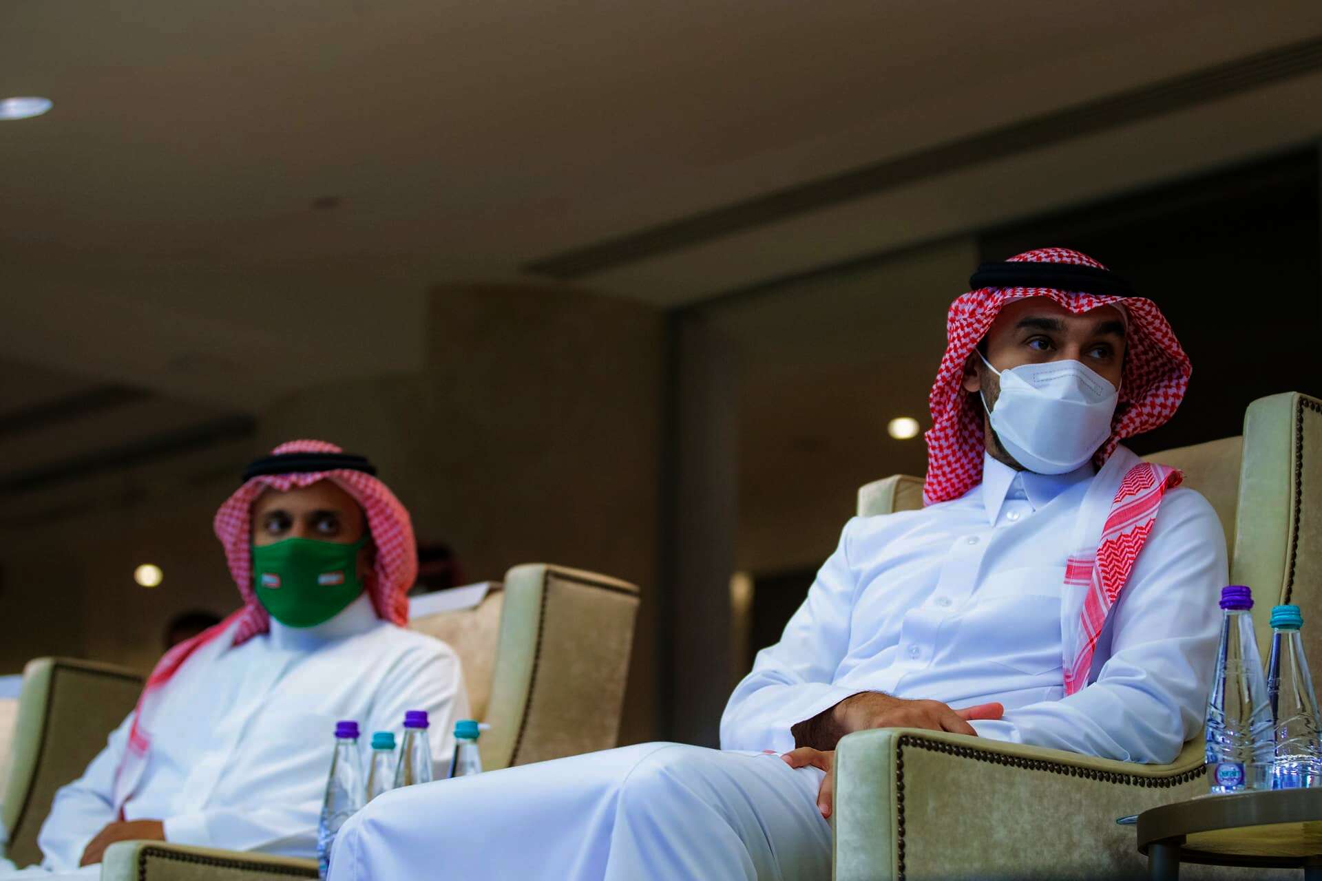 وزير الرياضة السعودي خلال مباراة منمتخب بلاده مع الصين 
